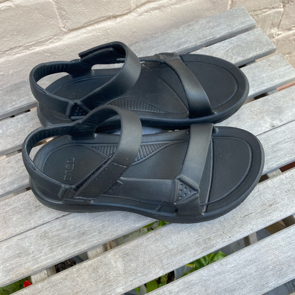 Teva hurricane drift sandals